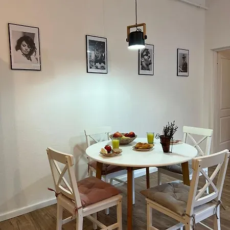 New And Cozy Apartment Free Parking And Internet *