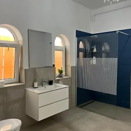 Appartement New And Cozy Apartment Free Parking And Internet